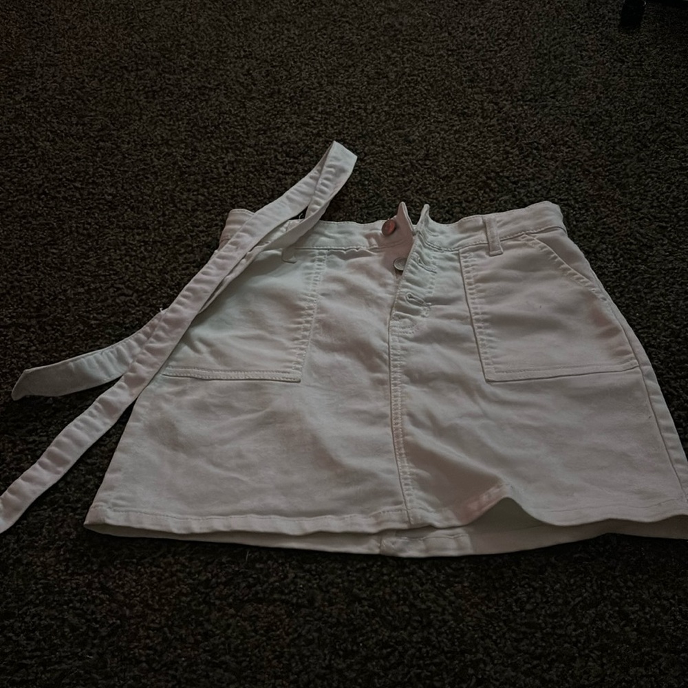 skirt with belt